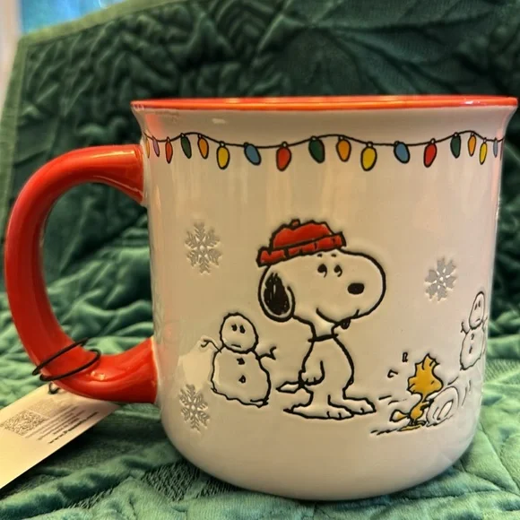 Peanuts Snoopy & Woodstock Holiday mug 20oz design is embossed - Picture 2 of 3